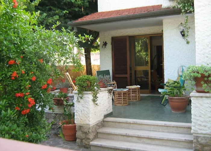 Villa Marina Di Pietrasanta וילה *
